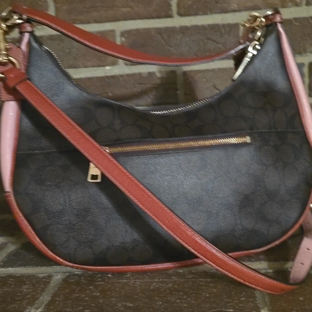 COACH EAST/WEST HARLEY HOBO IN COLORBLOCK SIGNATURE CANVAS
